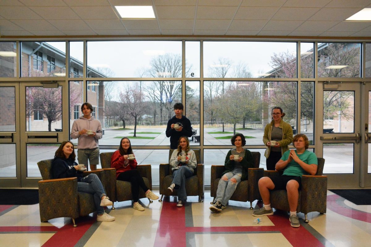 Members of the Spring 2022 Journalism class take a break from their hard work for a good old fashioned British tea party.
Front Row, from Left: Sophia Isler, Georgia King, Allie Boyd, Natalie Ferry, and John Hurst
Back Row: Connor Richardson, Cade Stone, and Paige Johnson