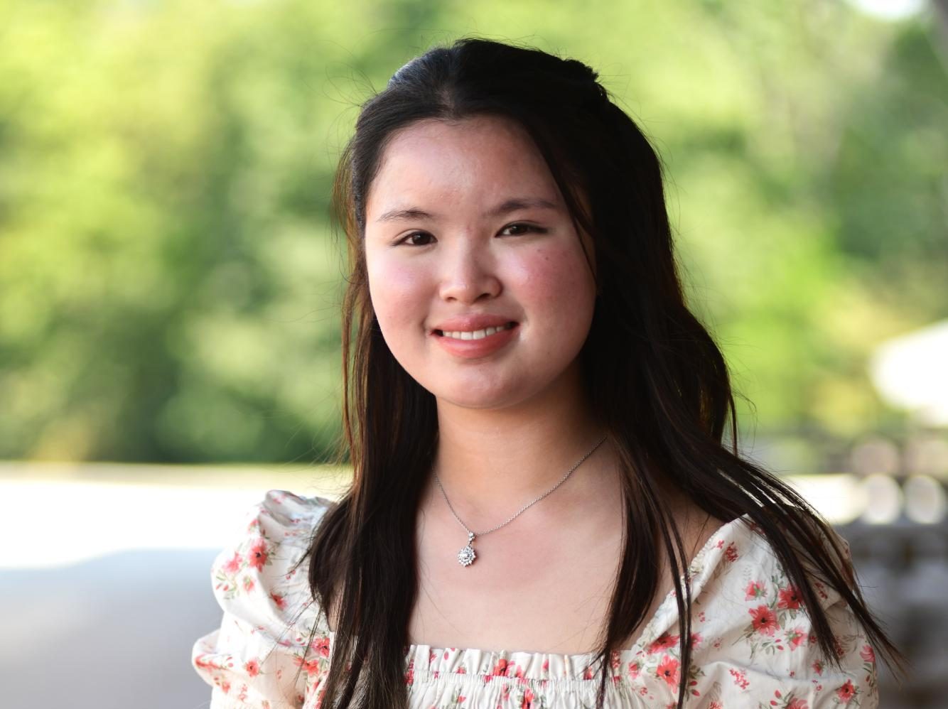 Freshman Class Representative: Vivien Kwon